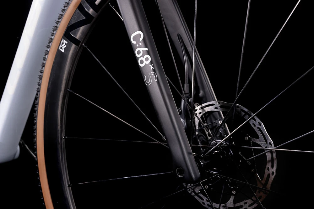 Cube Cross Race C:68X SLT Frostwhite´n´orange – Bild 5