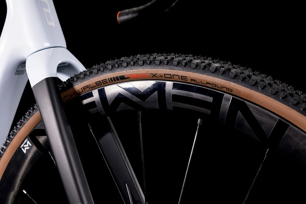 Cube Cross Race C:68X SLT Frostwhite´n´orange – Bild 6