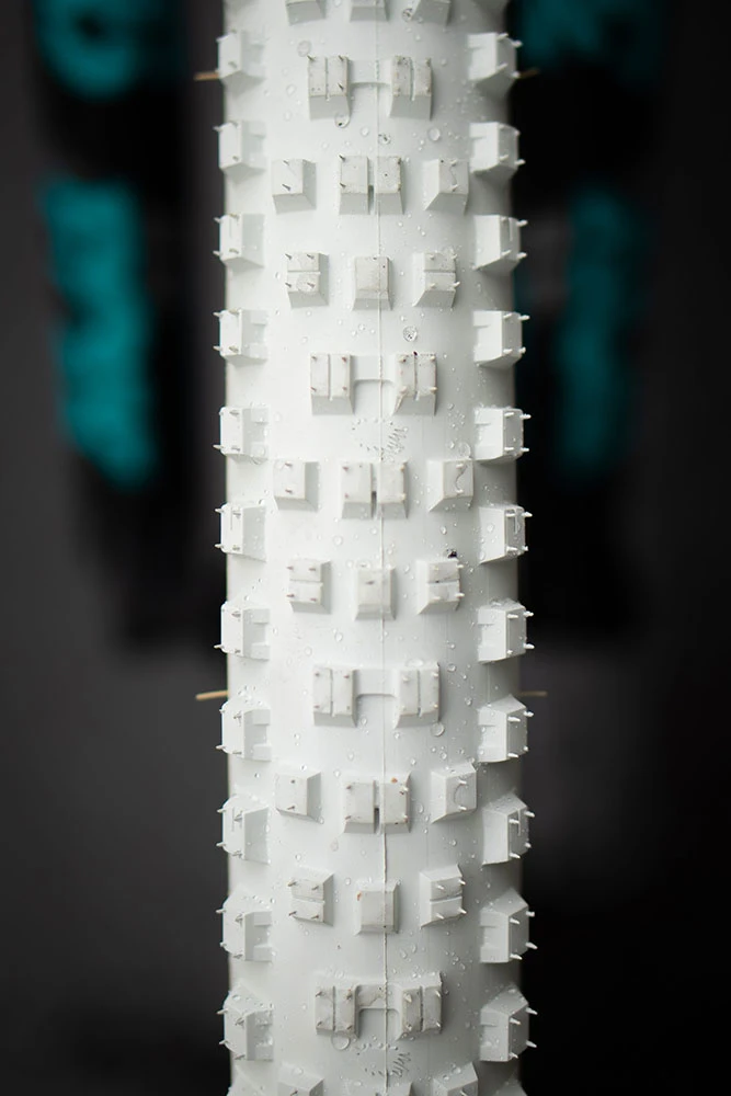 Onza Porcupine TRC 29x2.40 White Edition Faltreifen – Bild 2