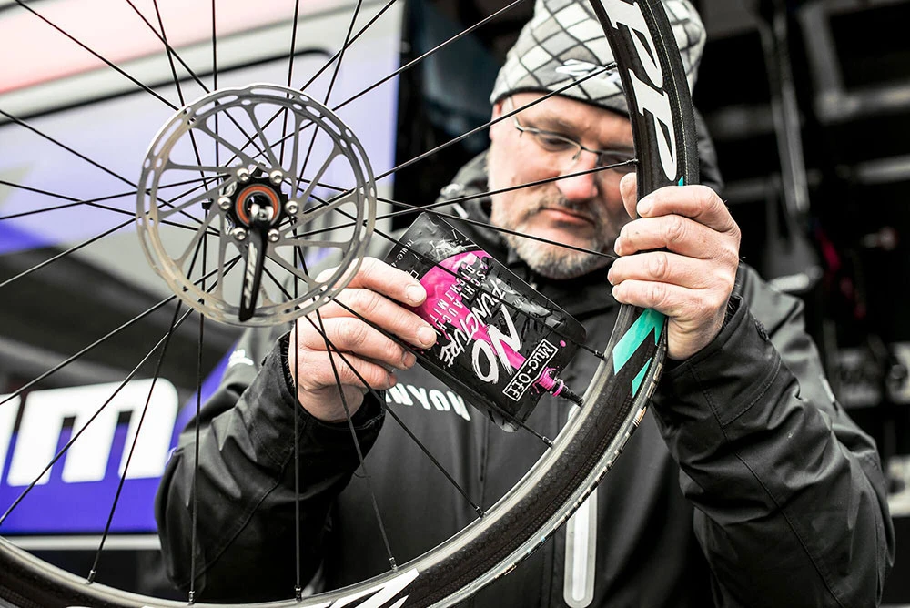 Muc-Off No Puncture Hassle Reifendichtmittel – Bild 5