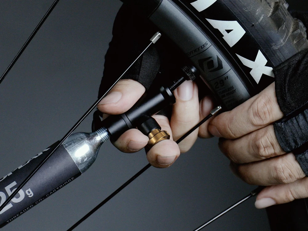 Topeak Tubi Master X Mit 25g CO2-Kartusche – Bild 4